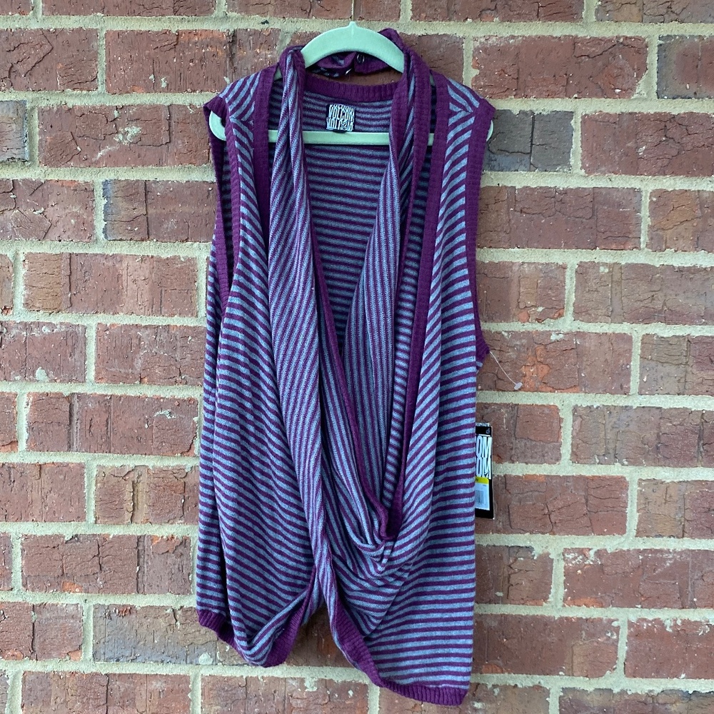 Volcom Surfing Skating Striped Sweater Vest Wrap Around Neck/Hang It Loose NWT M